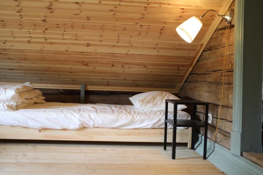 Sjoenaera Stuga Med Bat Och Bastu Ramkvilla Luaran gambar